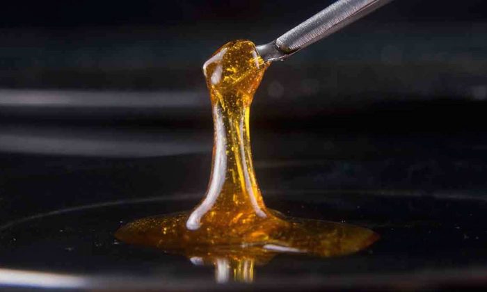 dabbing cannabis concentrate